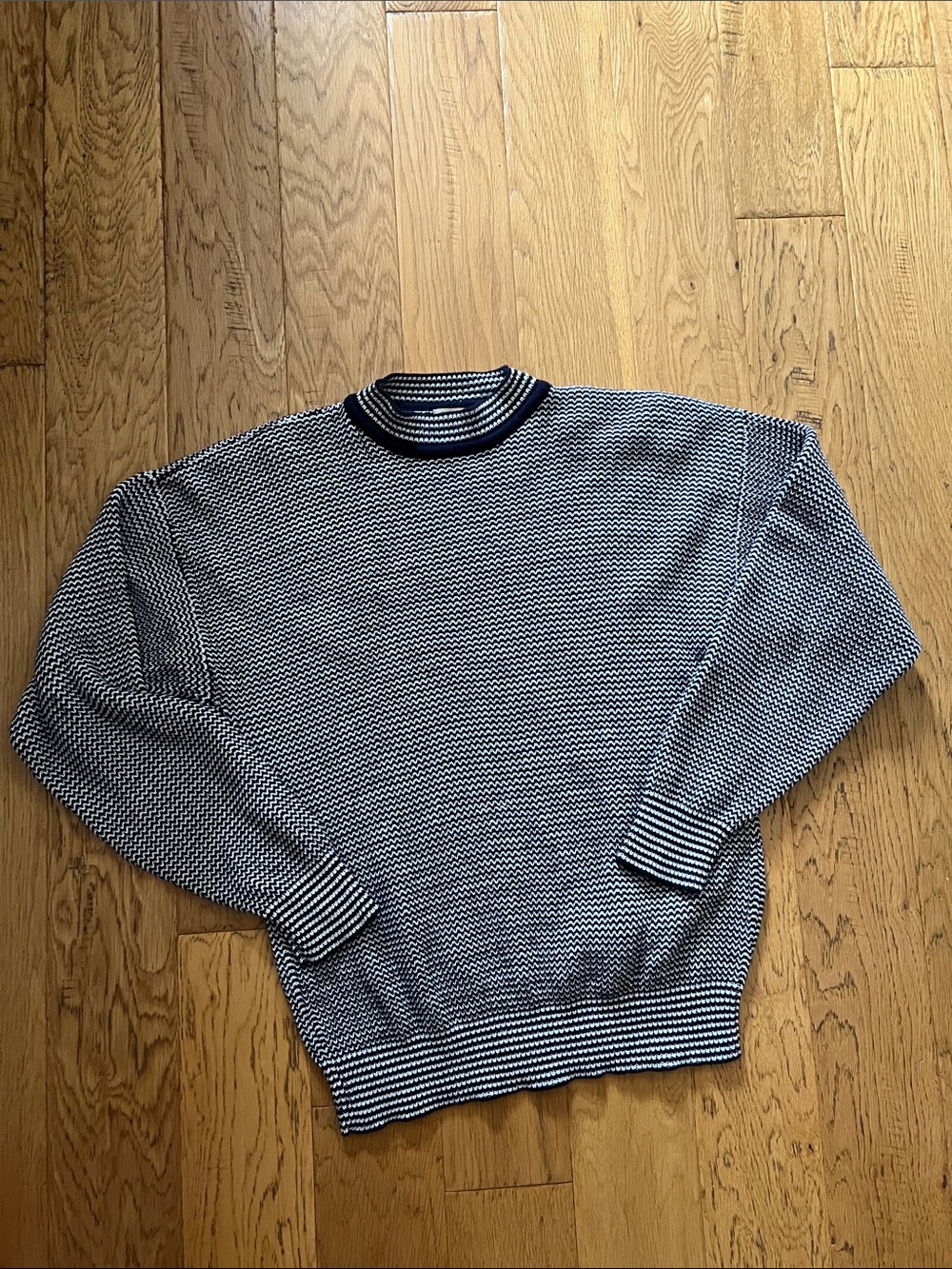 SAKS FIFTH AVENUE - REAL CLOTHES L Men's Navy & White Textured Crewneck Sweater